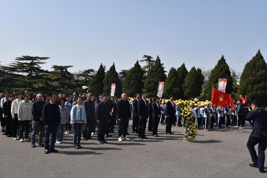 江南官方网站开展“清明祭英烈”活动